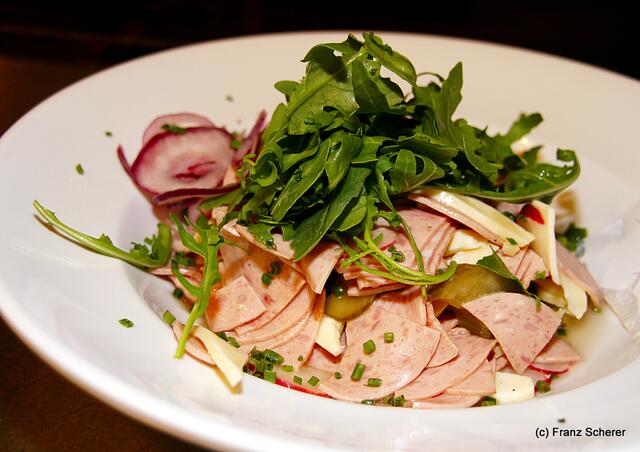 Edel & Weiß - Gourmetabend in der Sterndl'Alm auf dem Augsburger Herbstplärrer - Die Alm lockt mit feinen Schmankerln an allen Festtagen
