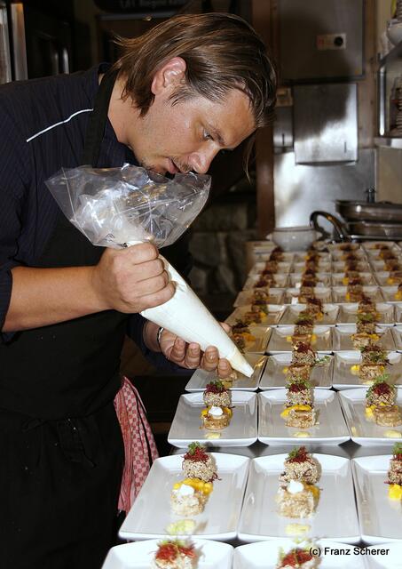 Edel & Weiß - Gourmetabend in der Sterndl'Alm auf dem Augsburger Herbstplärrer - Spezialitätenkoch Torsten Ludwig (Restaurant Papageno Augsburg)