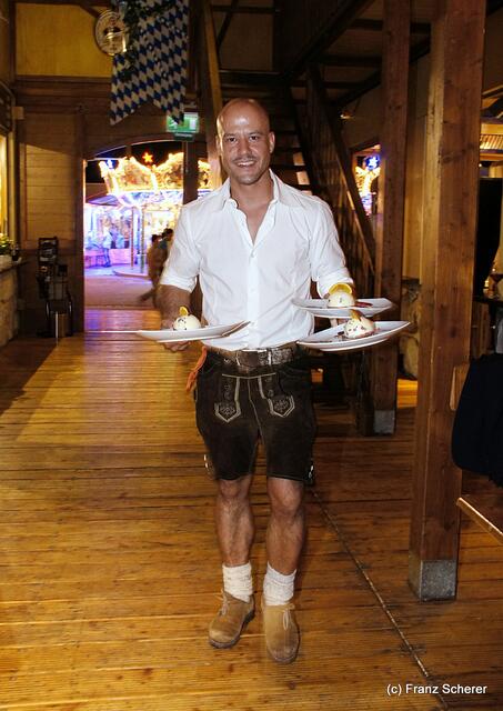 Edel & Weiß - Gourmetabend in der Sterndl'Alm auf dem Augsburger Herbstplärrer - Das leckere Dessert servierte Alm-Chef Christian Balletshofer