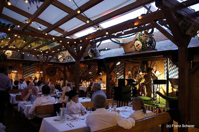 Edel & Weiß - Gourmetabend in der Sterndl'Alm auf dem Augsburger Herbstplärrer