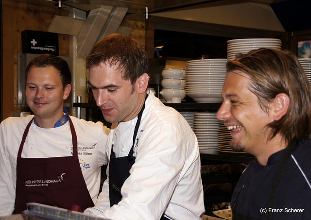 Edel & Weiß - Gourmetabend in der Sterndl'Alm auf dem Augsburger Herbstplärrer - v.l.: Gourmetköche Andreas Kühner, Stefan Fuß und Torsten Ludwig verwöhnten die Alm-Besucher