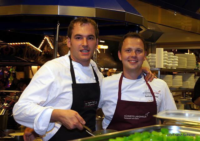 Edel & Weiß - Gourmetabend in der Sterndl'Alm auf dem Augsburger Herbstplärrer. Wittelsbacher Gourmetköche Stefan Fuß (links) und Andreas Kühner