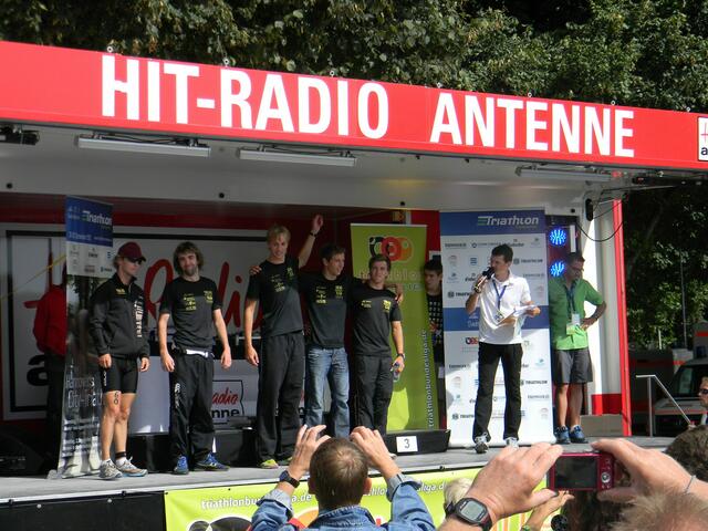 TriAs Hildesheim mit dem Debütanten Philipp Weber (2. v. re.), aus Burgdorf, der beim Lehrter SV Triathlon zum sehr guten Triathleten wurde.