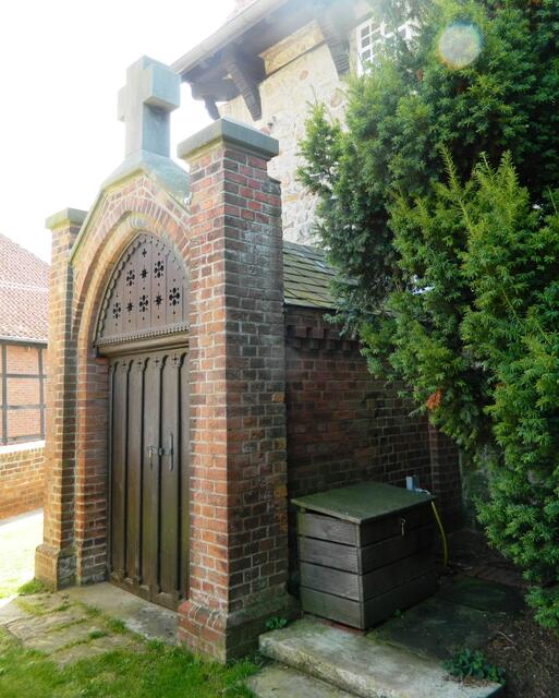 Eingang zur Gruft der Familie von Reden.