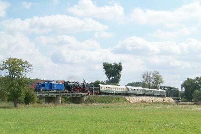 204 022-2 und 52 8154-8 bei Roßbach