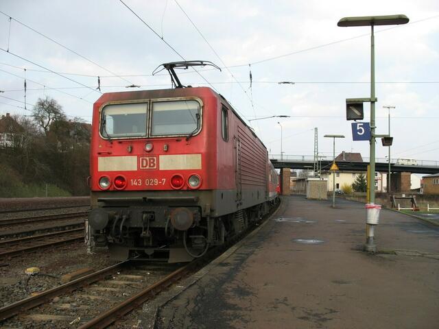 Lok 143 029-7 am 14.4.2006 um 16:58 Uhr in Kirchhain