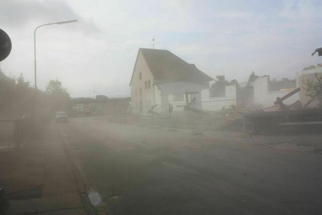 Staubwolke 23 Sekunden nach dem Aufprall