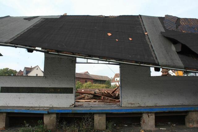 15 Sekunden später bricht das Dach herunter ...