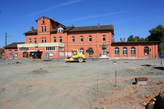Bahnhof Kirchhain mit Straßenbaustelle