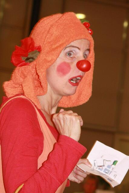 Die Clownin auf der Suche nach der Wellness-Oase