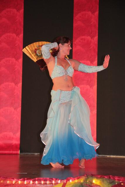 Unsere Gasttänzerin Mel-Hala Mit einem Raqs Sharqi.