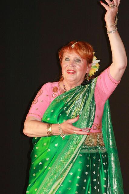 Ein indisches Liebeslied wird getanzt