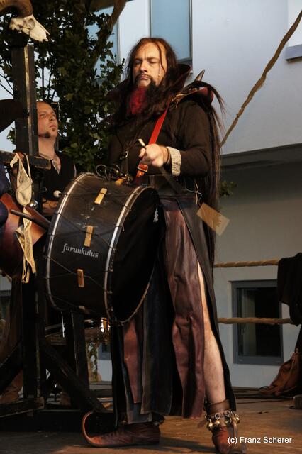 6. Mittelalterliche Markttage zu Aichach 2012 - Furunkulus macht Musik