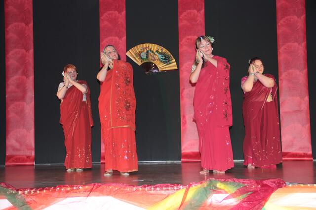 Mahia mit ihren erwachenden Lotustanz!