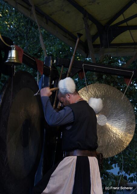 6. Mittelalterliche Markttage zu Aichach 2012 - Furunkulus macht Musik