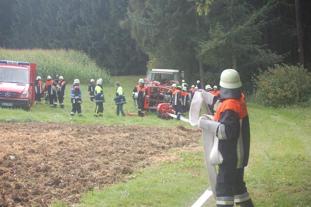 Viele hundert Meter B-Scläuche mussten bei der Großbrandübung verlegt werden.