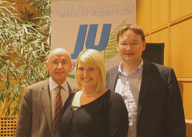 v.l. CSU-Kreisvorsitzender und Landtagsabgeordneter Alfred Sauter, JU-Kreisvorsitzende Margit Munk, JU-Bezirksvorsitzender Dr. Hans Reichhart