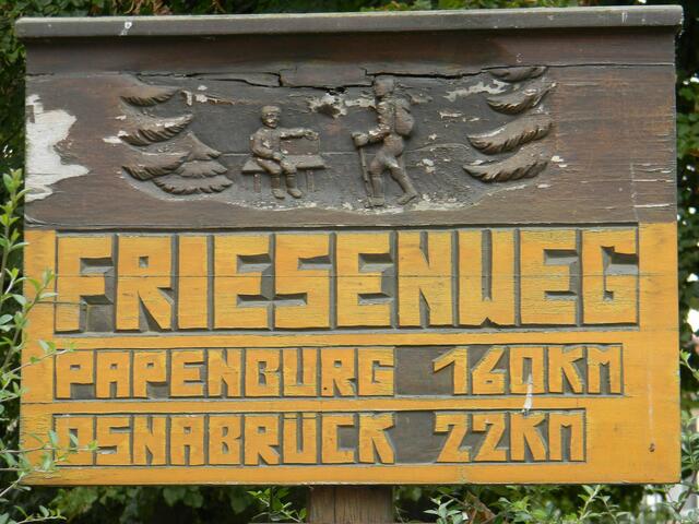 Durch Bramsche führt der Friesenweg, der von Osnabrück nach Papenburg 182 km lang ist.