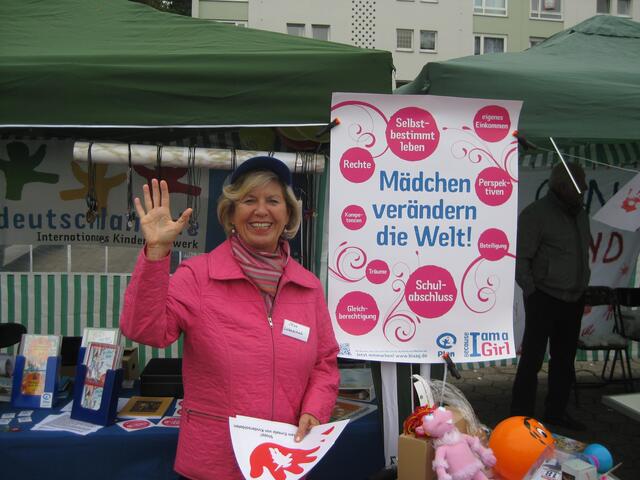 Plan-Aktion "Raise your hand" für die Unterstützung der Mädchen dieser Welt