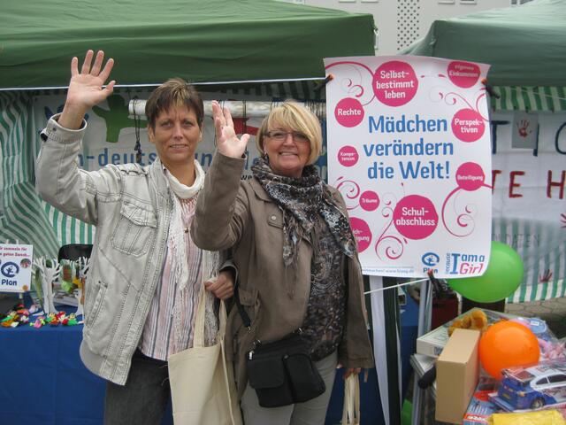 Plan-Aktion "Raise your hand" für die Unterstützung der Mädchen dieser Welt