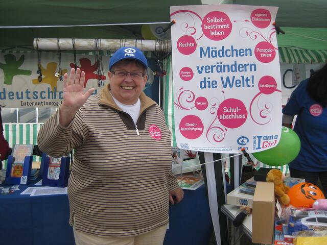 Plan-Aktion "Raise your hand" für die Unterstützung der Mädchen dieser Welt