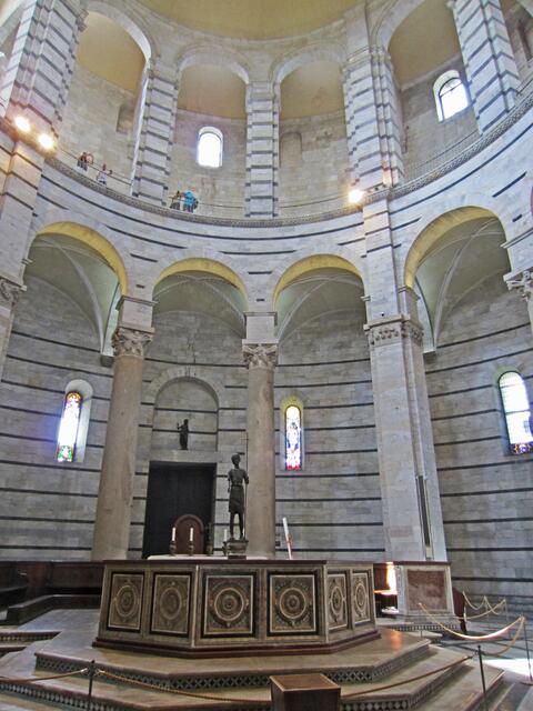 Pisa - Toscana - Italien.
Piazza dei Miracoli
Baptisterium (1152).