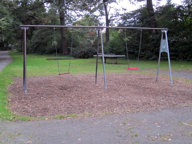 Aber jetzt? Die Tage werden kürzer - das Wetter wird schlechter - der Spielplatz ist verwaist.