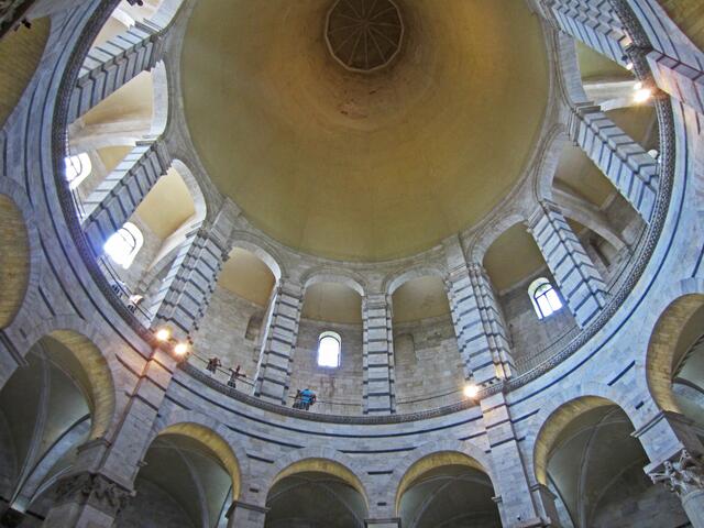 Pisa - Toscana - Italien.
Piazza dei Miracoli
Baptisterium (1152).