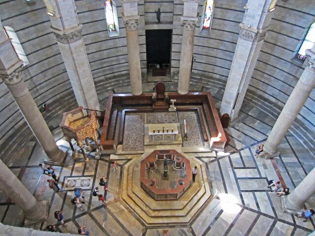 Pisa - Toscana - Italien.
Piazza dei Miracoli
Baptisterium (1152).