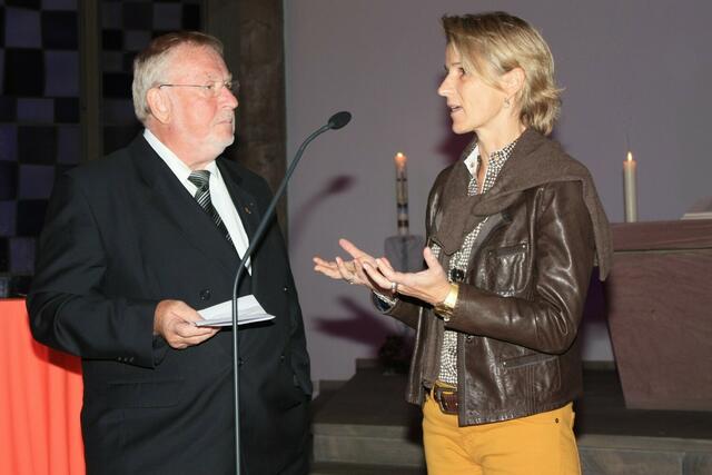 Dr. Herbert Köller im Gespräch mit Susanna Deichmann (18.09.2012) | Foto: Leif-Erik Zaschke