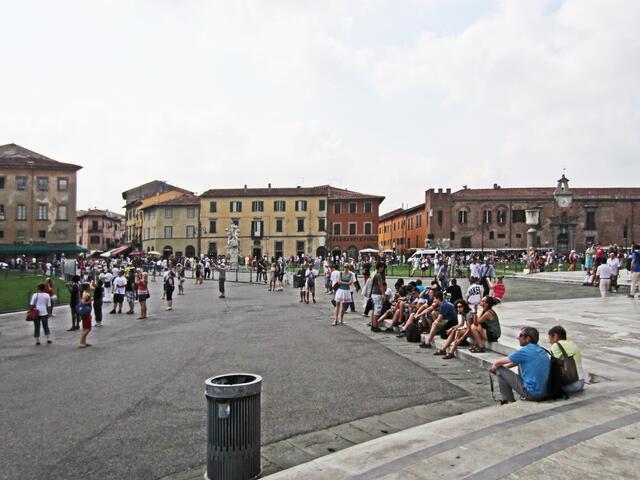 Pisa - Toscana - Italien.                                                       Piazza dei Miracoli - "Platz der Wunder".
Hier sind die Kathedrale, das Baptisterium, 
der Campanile und der Campo Santo.