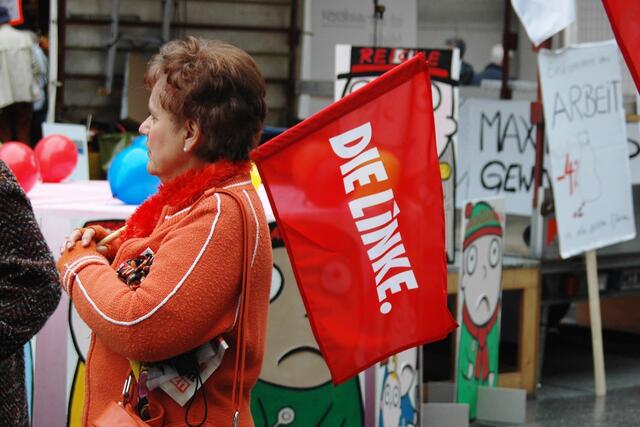 Zeigt Flagge: DIE LINKE...
