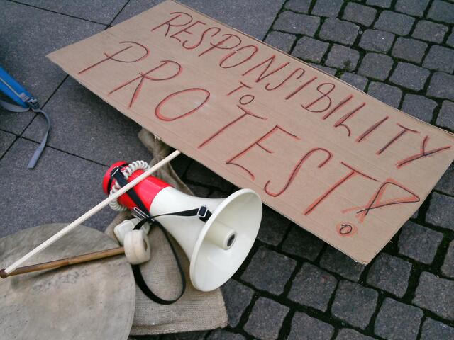 Unter dem Motto "Umfairteilen - Reichtum besteuern" haben Tausende für eine gerechtere Verteilung von Vermögen in Deutschland demonstriert. Foto: Initiative Echte Soziale Marktwirtschaft (IESM)