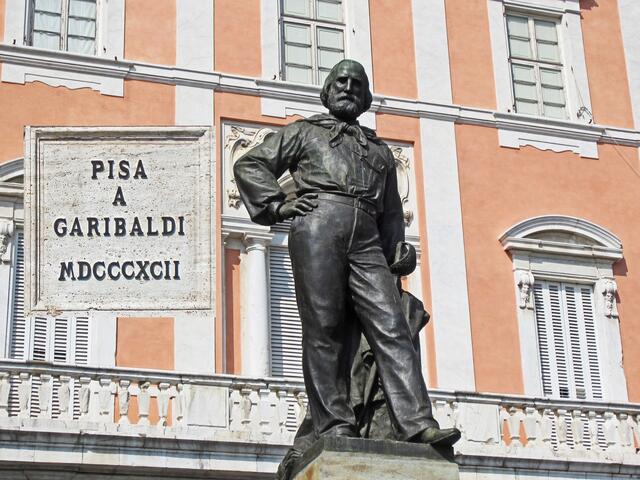 Pisa - Toscana - Italien. 
Bronzestatue 
des Giuseppe Garibaldi (1807 - 1882) 
in Pisa, Piazza Garibaldi.
Garibaldi  MDCCCXCII