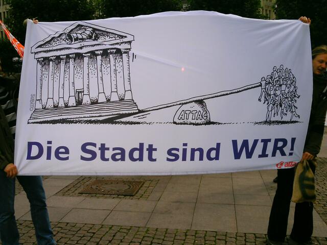 Unter dem Motto "Umfairteilen - Reichtum besteuern" haben Tausende für eine gerechtere Verteilung von Vermögen in Deutschland demonstriert. Foto: Initiative Echte Soziale Marktwirtschaft (IESM)
