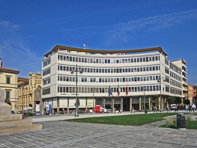 Pisa - Toscana - Italien.
Piazza Vittorio Emanuelle II
(1820 - 1878)                                                                        Camera di Commercio.