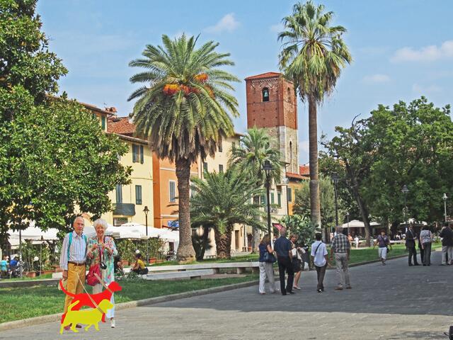 Pisa - Toscana - Italien. 
Piazza Dante 
ist ein beliebter Treffpunkt 
für Studenten der Stadt Pisa.