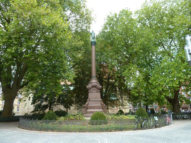 Diese Mariensäule von 1899 ist die kleine Schwester der Mariensäule vor dem Münchner Rathaus.