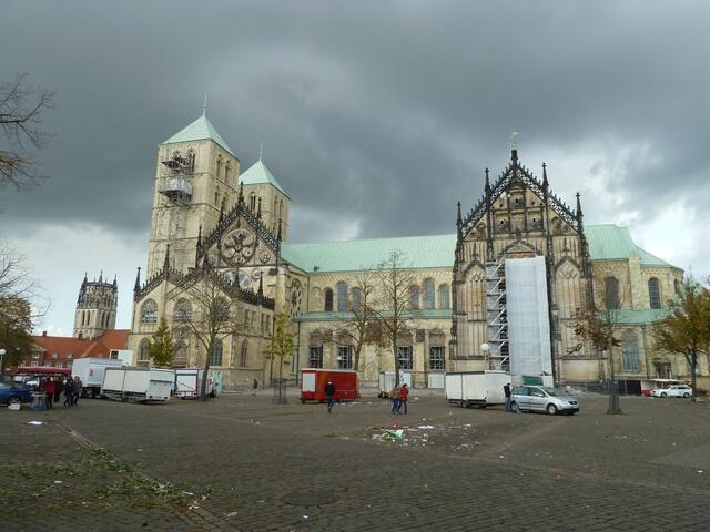 Leider konnte man den Paulus Dom nicht betreten,da waren die Handwerker drin.