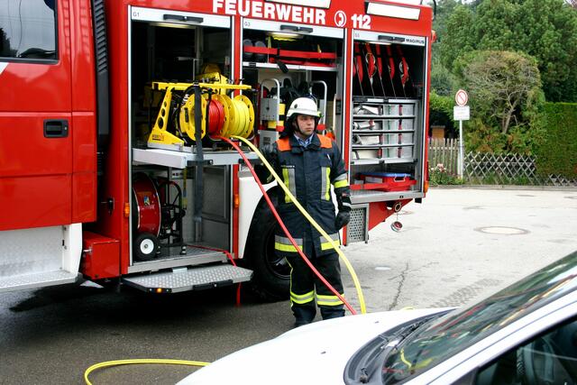 Maschinist Martin Kugelmann am Hydraulikaggregat