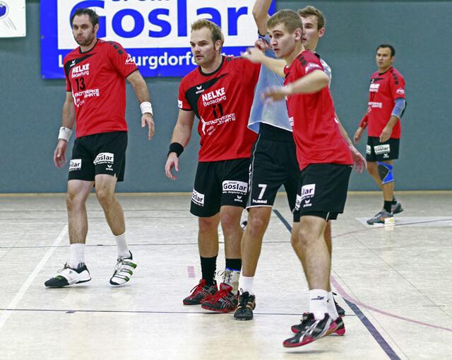 Deckungsarbeit in der 1. Halbzeit zu löchrig, immer wieder trafen die Spieler aus Soltau das Tor