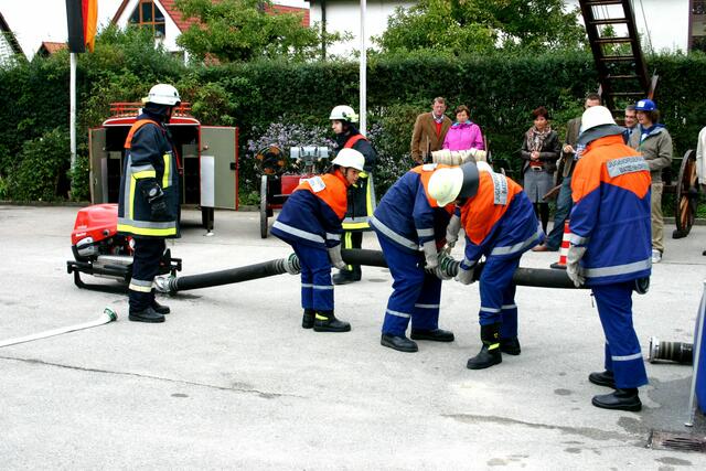 Kuppeln der Saugleitung bei der Jugendübung