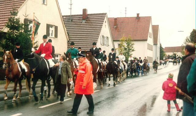 Hier findet auch der Ordnungshüter noch Platz auf der B300. Foto Kragler, Pferdehof Brunnenmühle