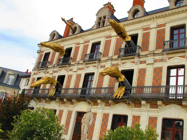Museum der Magie mit den Drachenköpfen.