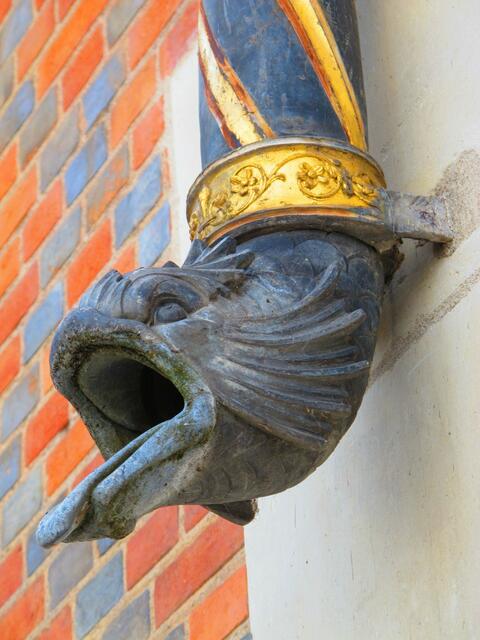 Aufwendig verzierter Wasserspeier.