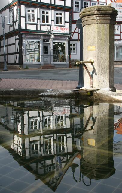 Spiegelung im Rathausbrunnen