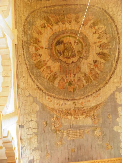 Mitte der Holzdecke, die Bemalung stammt aus dem Jahr 1619 und stammt von Nicolaus Storant aus Meiningen, es zeigt den himmlischen Thron Gottes, wie er in der Offenbarung, Kapitel 4 und 5 beschrieben ist.