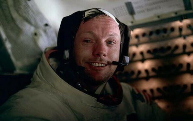 Neil Armstrong in der Mondlandefähre "Eagle" | Foto: Quelle NASA-Archiv; freigegeben