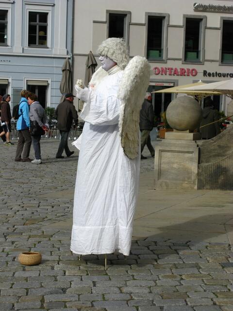 Ein Engel auf dem Platz an der Frauenkirche