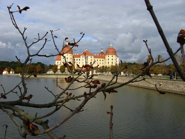 Jagdschloß von August dem Starken mit der berühmten Moritzburg vor den Toren Dresden
